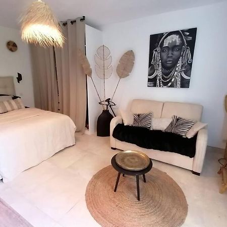 Superbe Studio Ethnique Lägenhet Hyères Exteriör bild