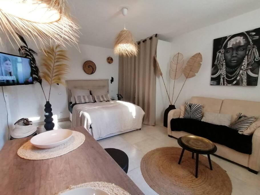 Superbe Studio Ethnique Lägenhet Hyères Exteriör bild
